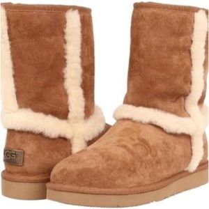 UGG Carter Boot size 8 Brand New